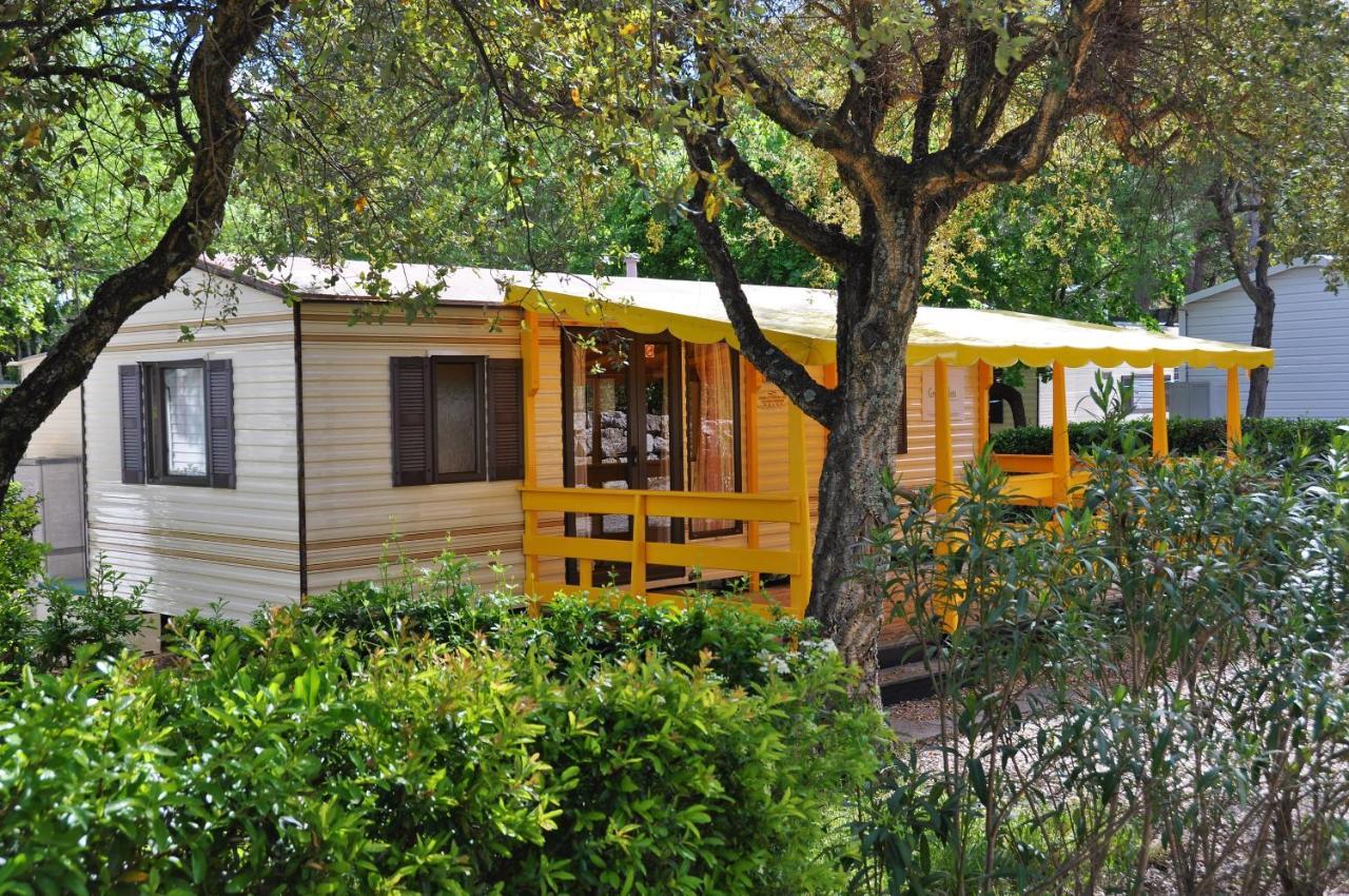 Greenchalets Roquebrune Sur Argens Exteriör bild